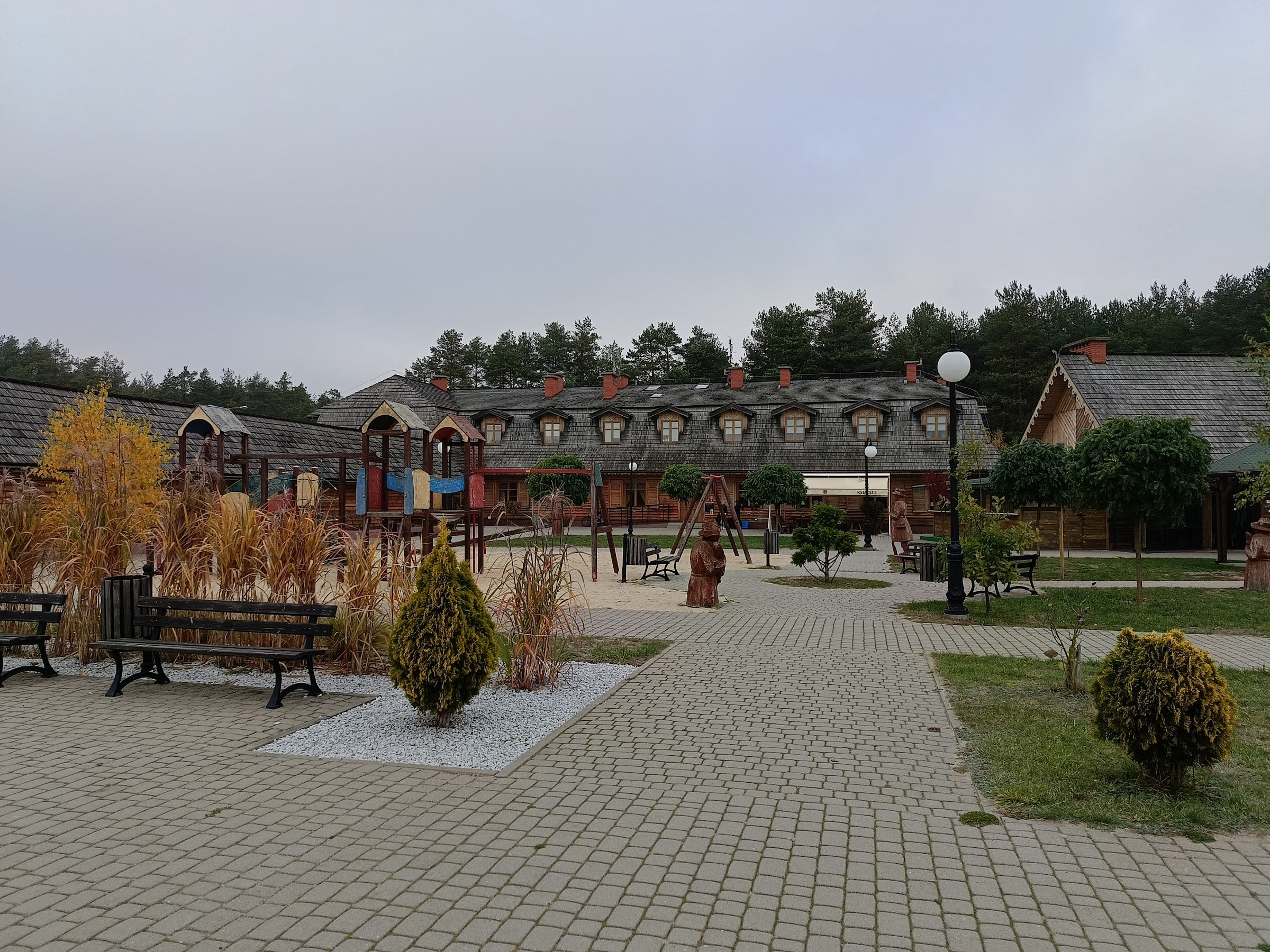 Kurpiowska Kraina – Ośrodek Wypoczynkowy & Restauracja (Wydmusy / Myszyńca)